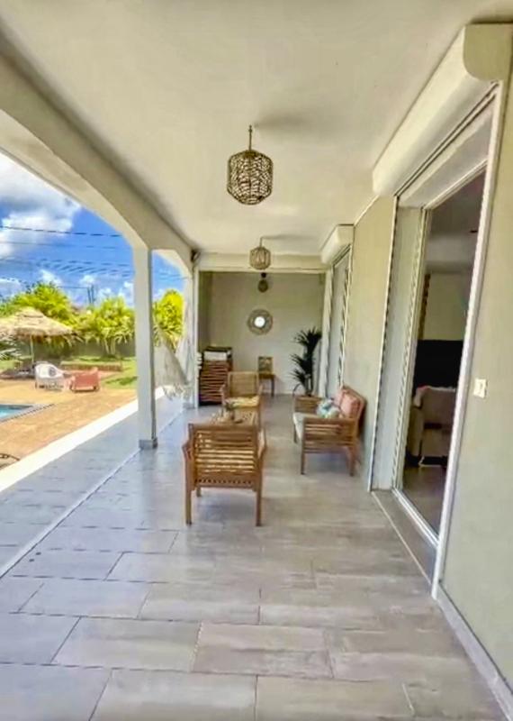 6.A louer villa avec piscine et vue mer St François Guadeloupe